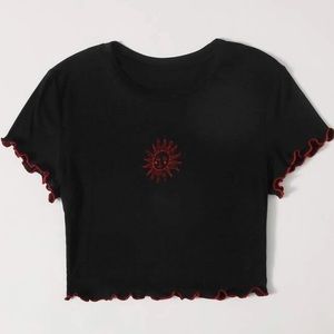 sun embroidery lettuce trim crop tee